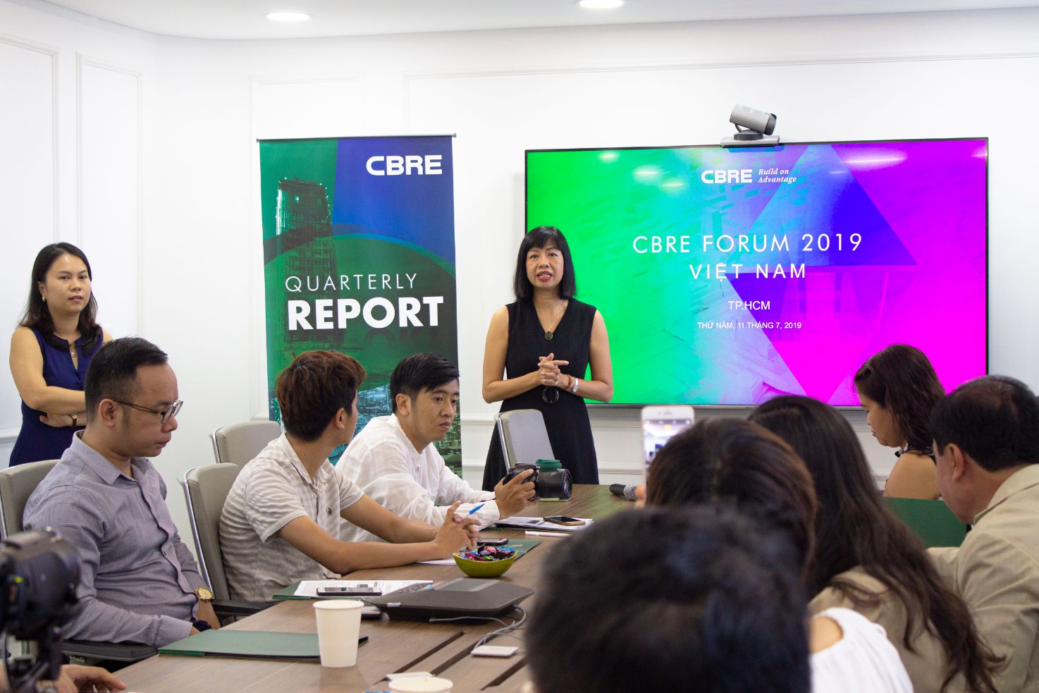 Can Vietnam turn 90% of its transactions into cashless payments?