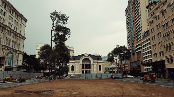Tuyến metro số 1 chính thức bàn giao mặt bằng trước Nhà hát Thành phố