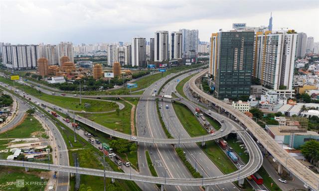 ​Experts fear HCMC luxury apartment market building into bubble