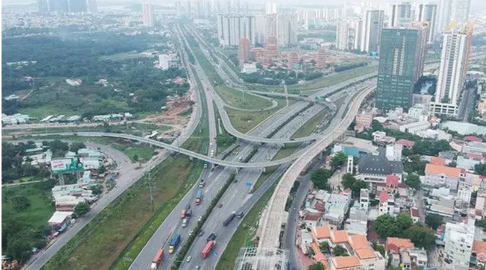 Nhà đầu tư bất động sản kỳ vọng cao vào tiến độ metro