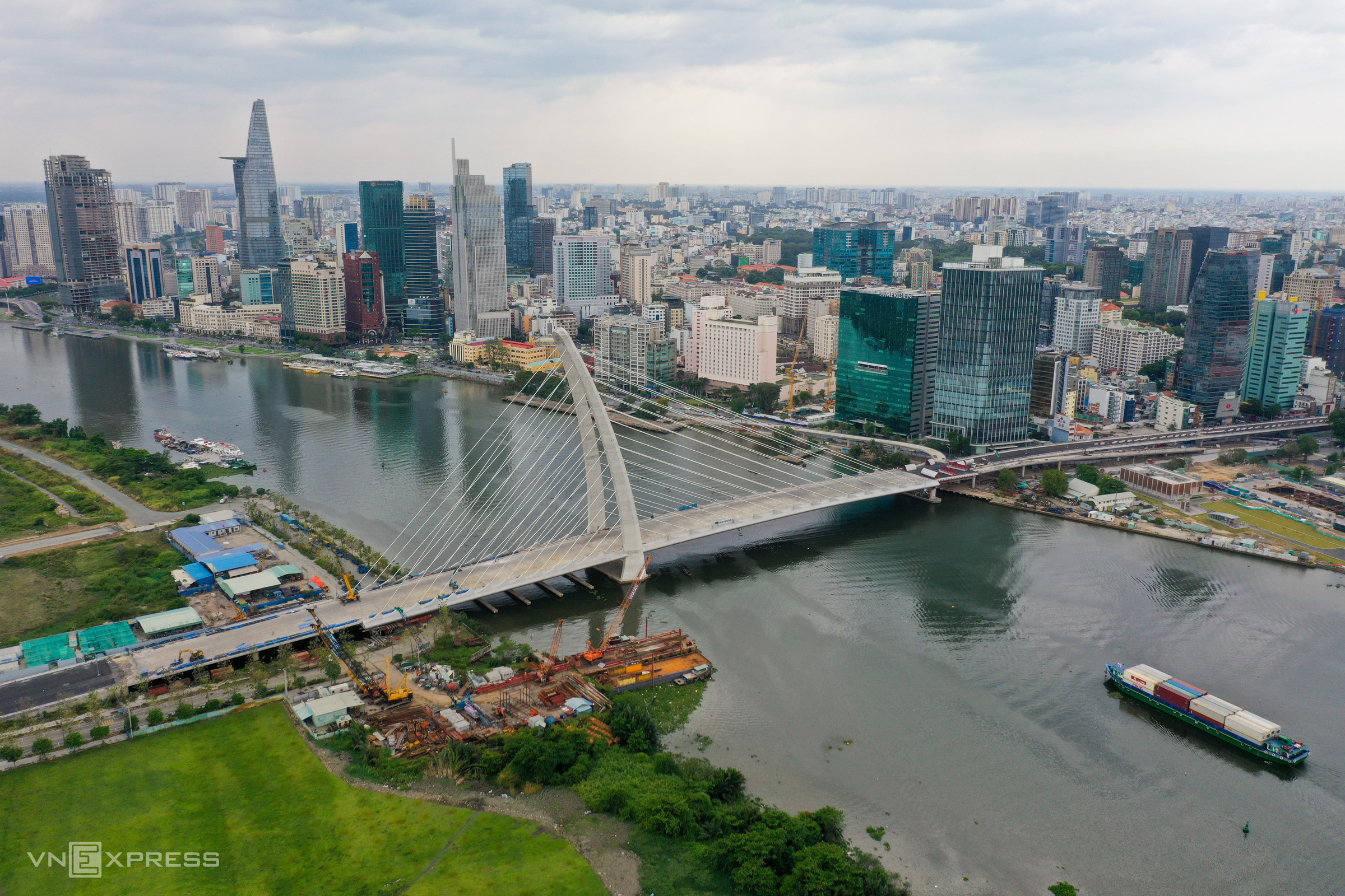 Cầu Thủ Thiêm 2 trước thời điểm hoàn thành